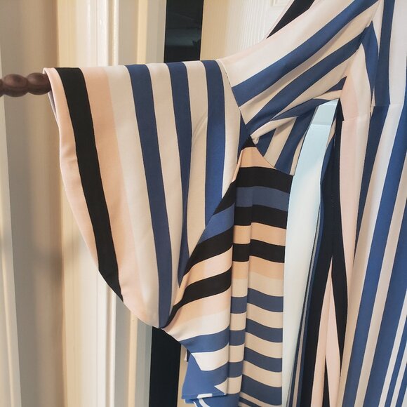 IVY ROAD large bell flare sleeve boho dress - Picture 5 of 6